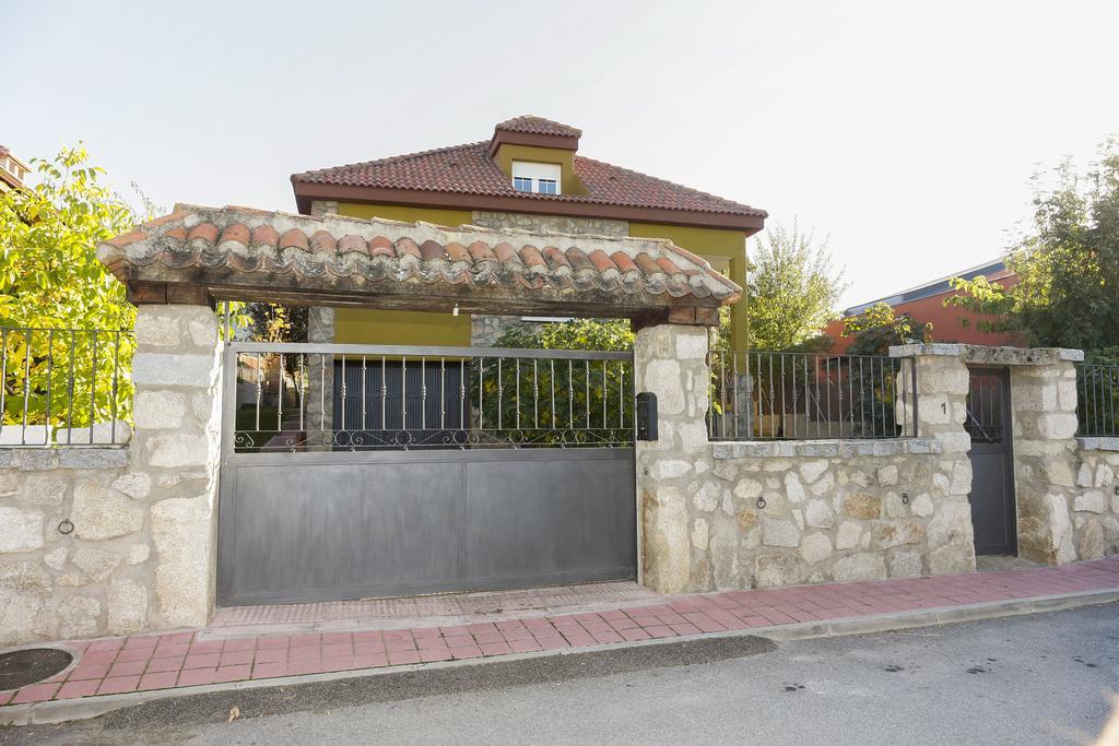 En Casa De Carlos Ortigosa del Monte Eksteriør bilde